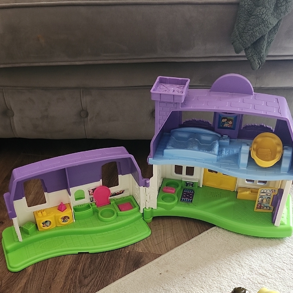 Fisher-Price Little People Purple and Yellow Playhouse - Picture 5 of 6